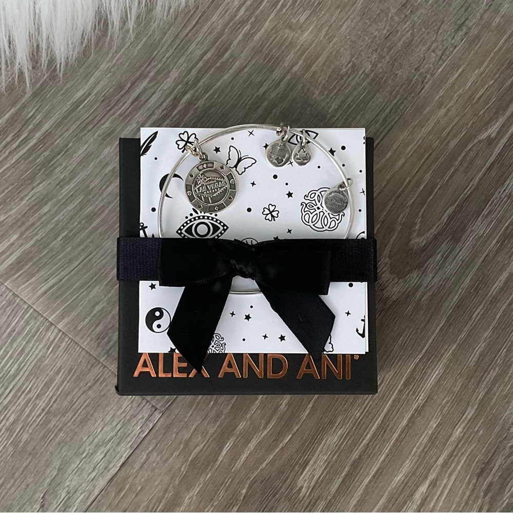 ♦️♣️♥️♠️ Alex and Ani Las Vegas Charm Bangle